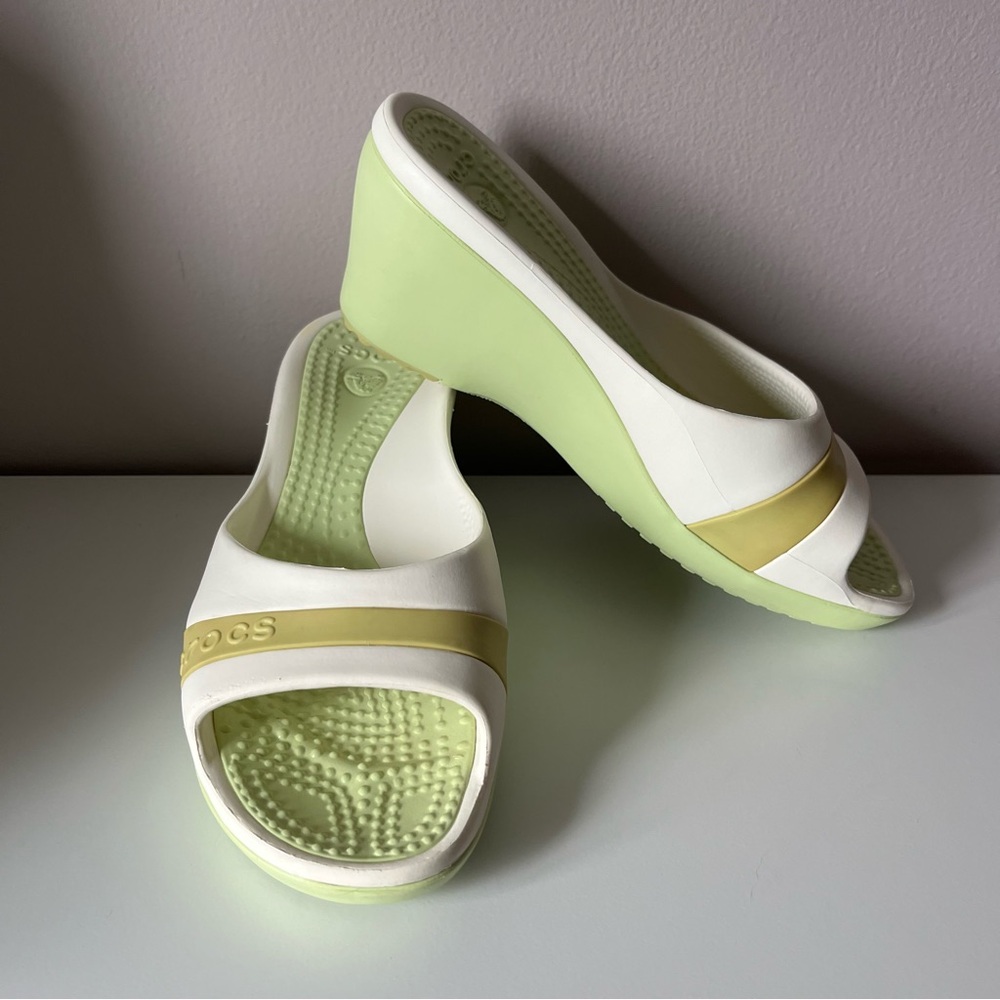 CROCS White and Light Green Wedge Sandals